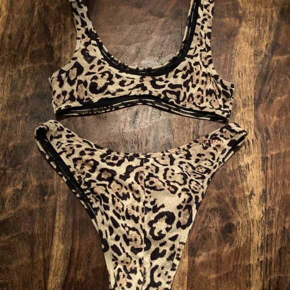 Reina Olga Leopard Print Bikini. Top in S and Bottoms in M - Picture 2 of 11